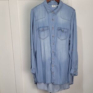 Cato Women's Light Blue Denim-Style Button Down Shirt Size 18/20W